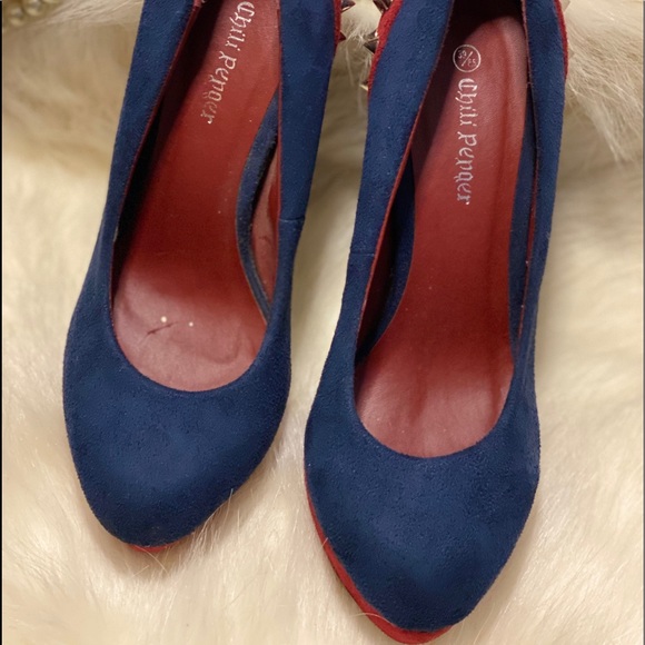 CHILLI PEPPER Spike Accent Heels - Picture 2 of 5